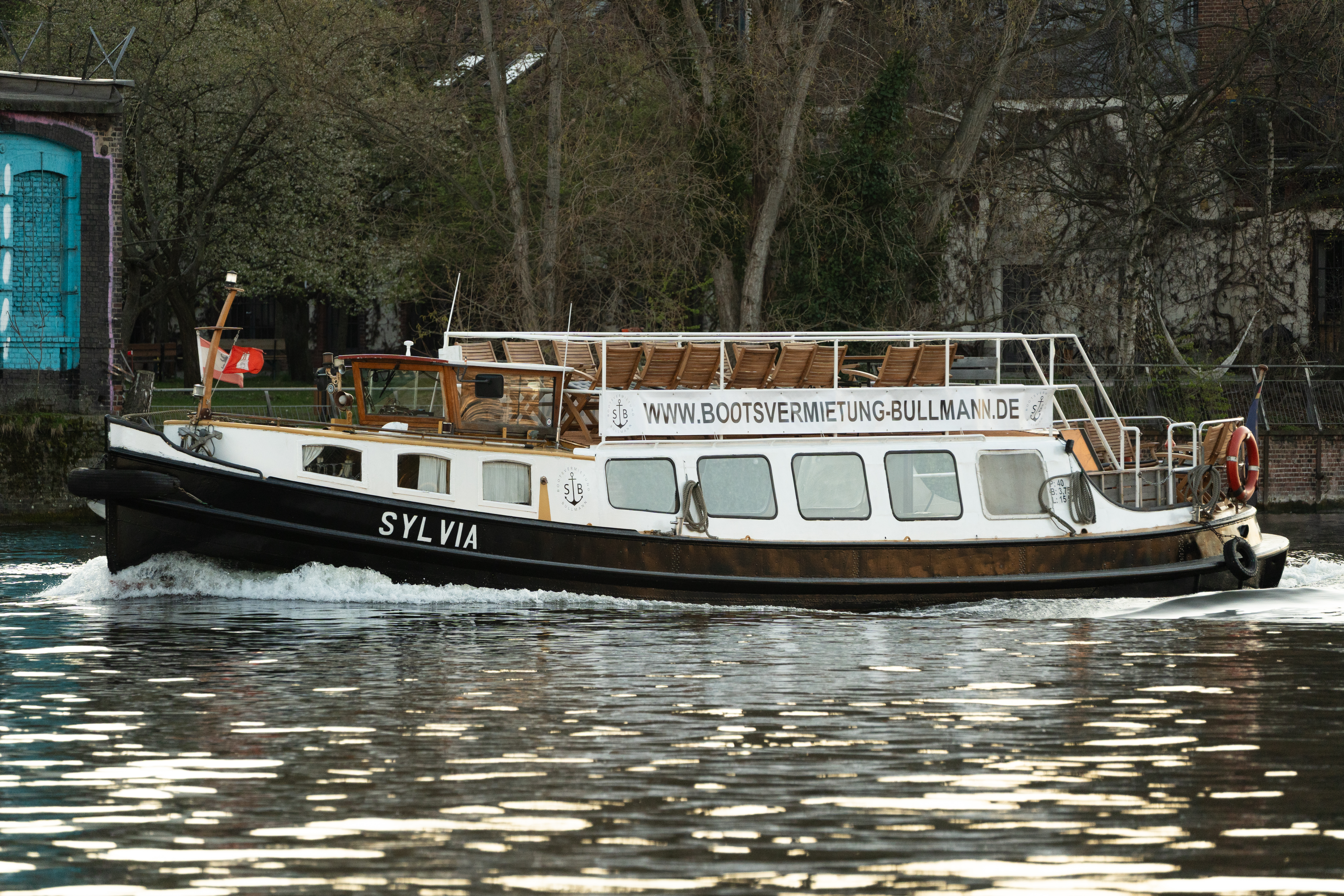 MS Sylvia auf der Spree in Fahrt